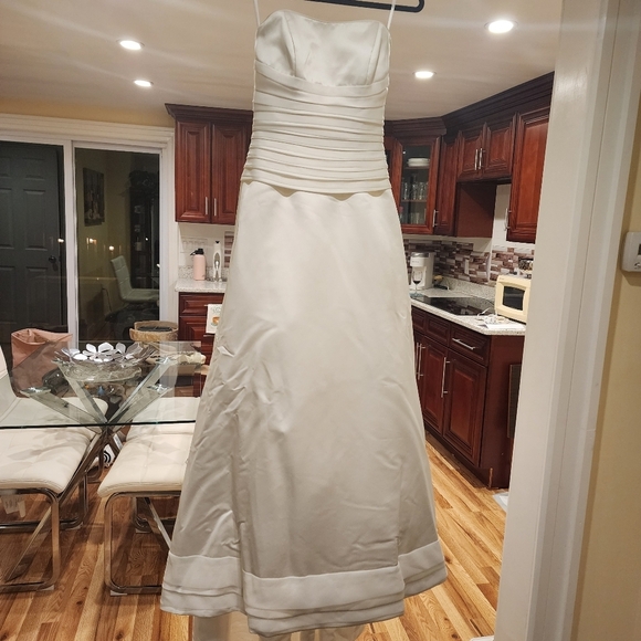 CASABLANCA ivory Bride Strappless Wedding Dress Size 4 - Picture 4 of 16